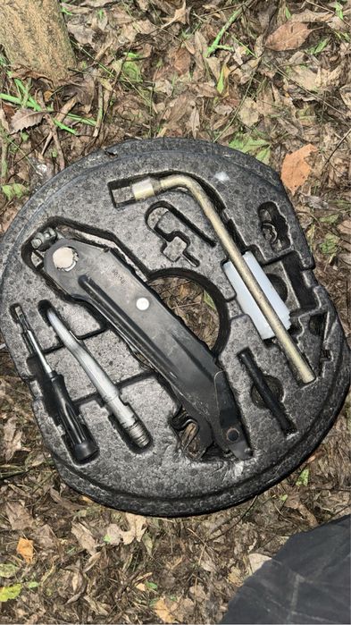 Резервна гума / патерица