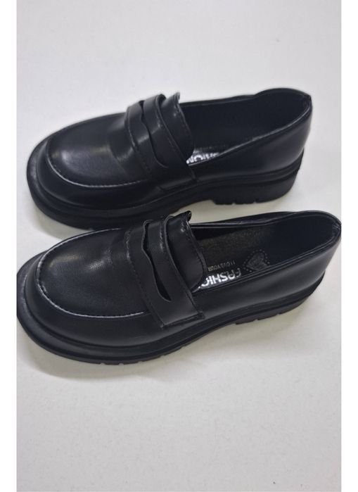 Новые детские туфли для девочек