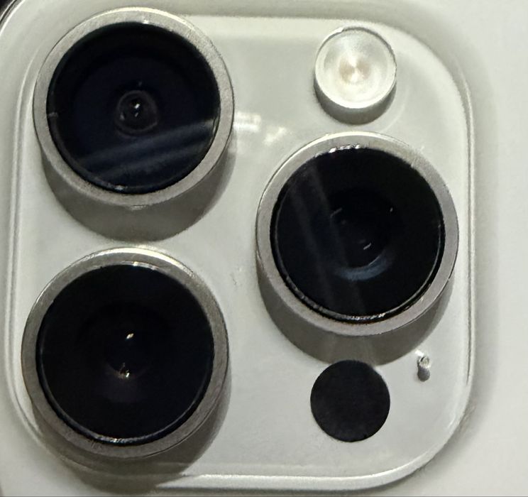 Продам iphone 15 pro max 256gb