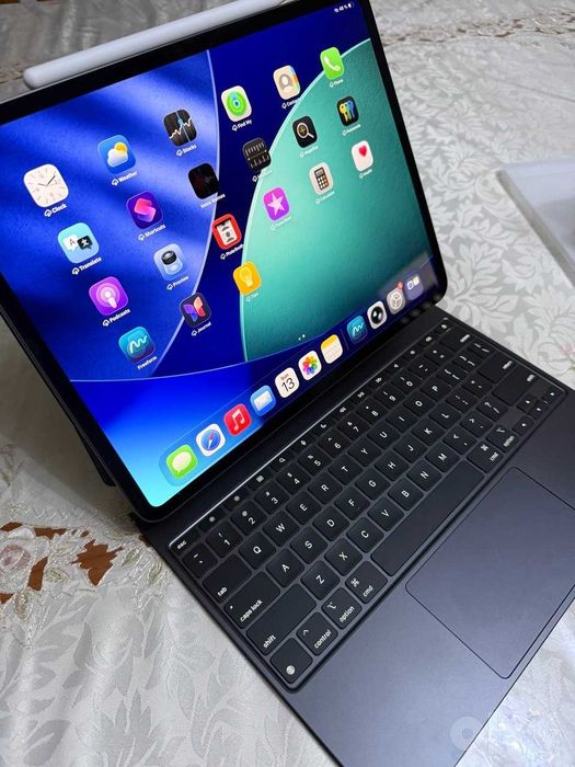 Ipad Pro 13 M5 256 wifi Space black +Magic Keyboard+Apple Pencil Pro