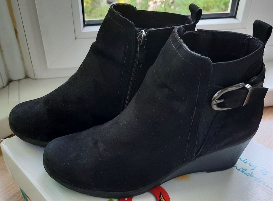 Продам женские полусапожки