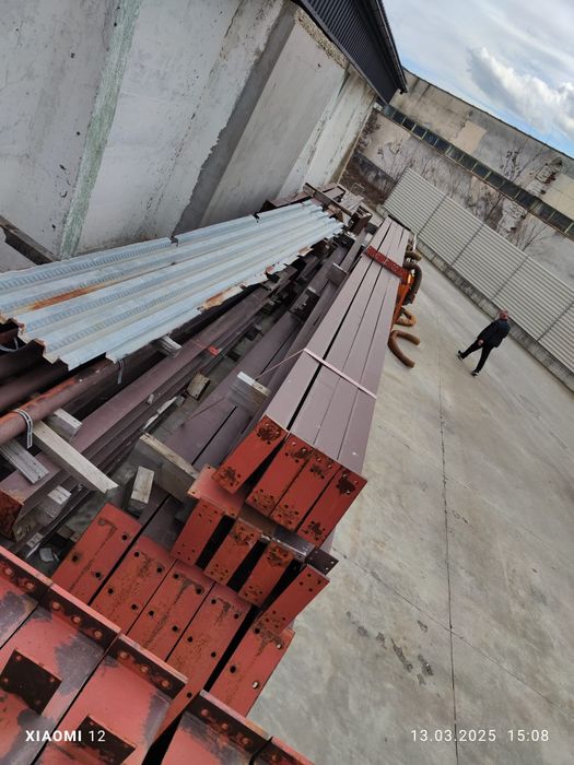 Vând structuri metalice