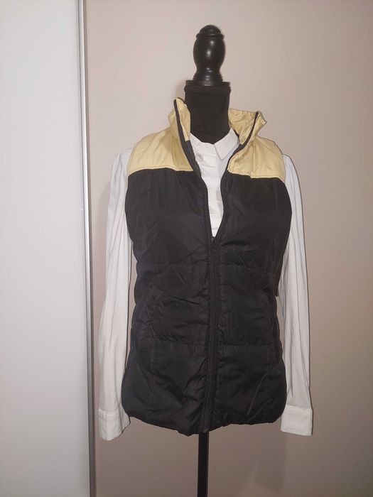 Vestă grosuță negru cu galben noua cu etichetă cu puf