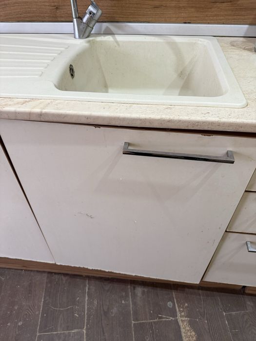 Продавам  разглобена  кухня