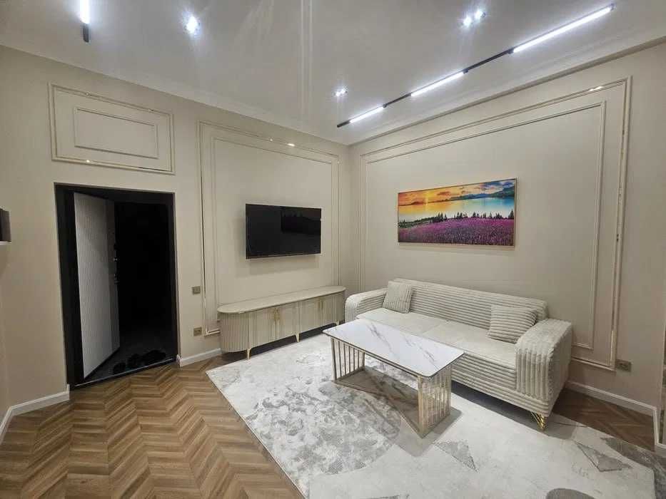 Royal House, 2/9/10, 52м2 Ориентир: Фрегат кафе, Шота Руставели !!