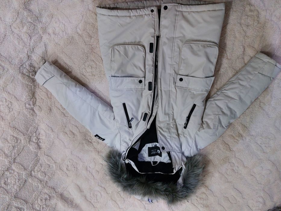 Зимняя куртка для девочки