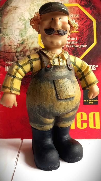 GRĂDINARUL - figurină vintage de 25cm înălțime