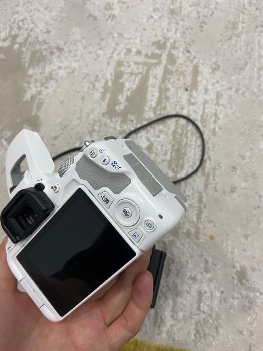 Canon EOS 250D все отлично