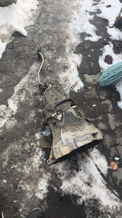 Продам МКПП Ауди 80 б3 объем 1.8