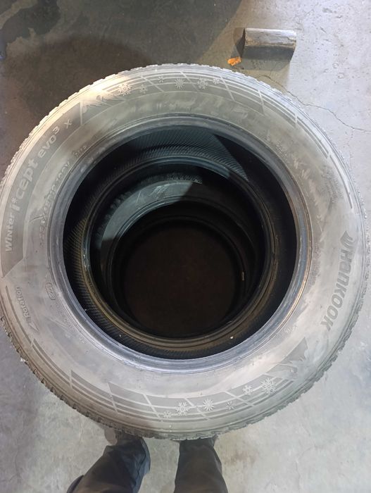 235 65 19 Зимни гуми Hankook