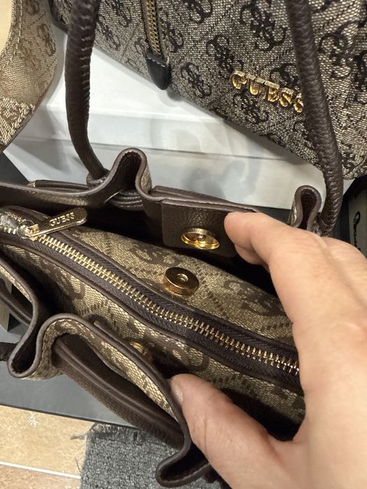 Дамска Чантаичка Guess