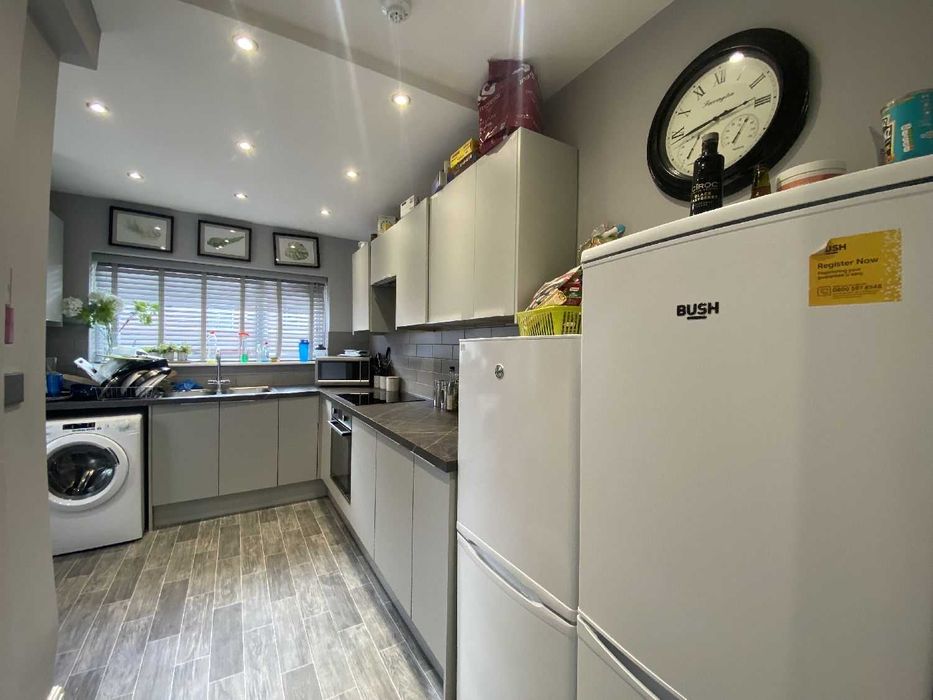 Дава се под наем Двустаен апартамент в София, Център - 55 кв.м за 408 € - Снимка #1