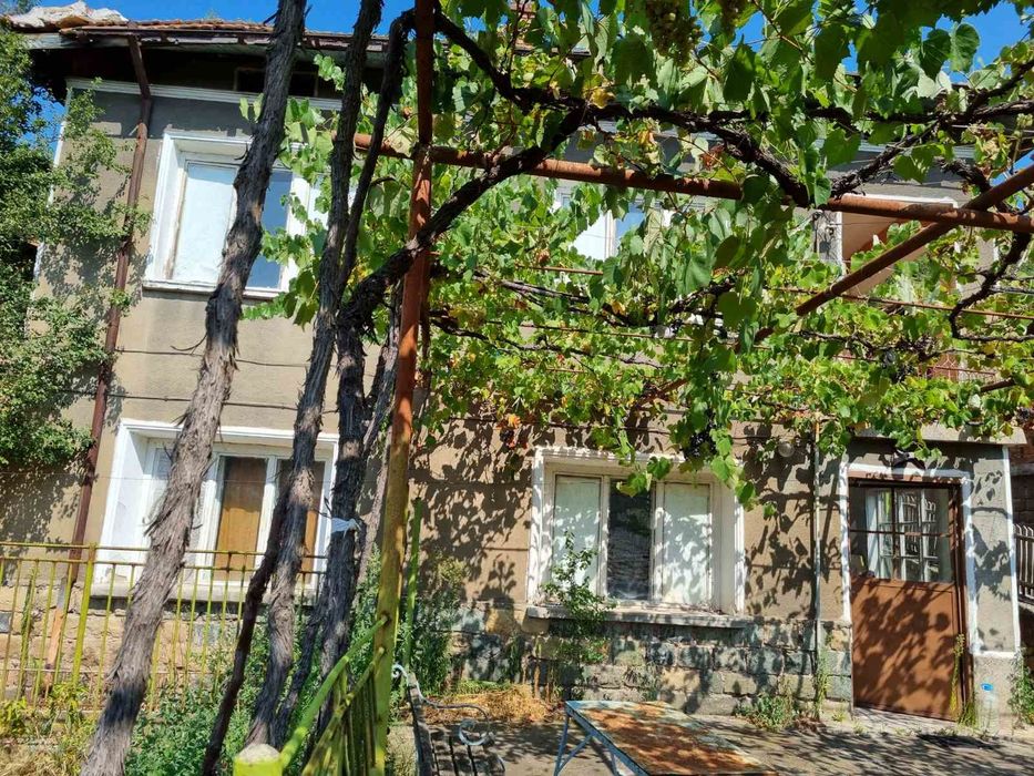 Продава се Къща в Враца, Център - 160 кв.м за 271 €/кв.м - Снимка #1