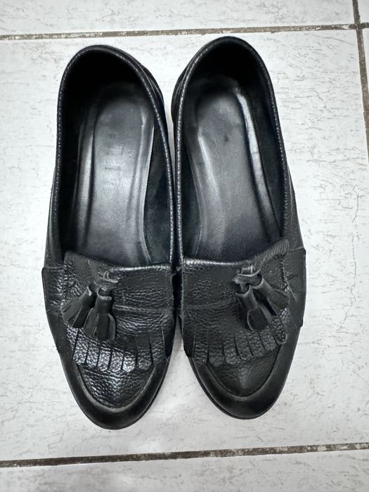 Продам лоферы кожаные и туфли