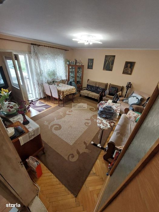 Apartament 4 camere/100 mp / et 2/ Longinescu/Focsani