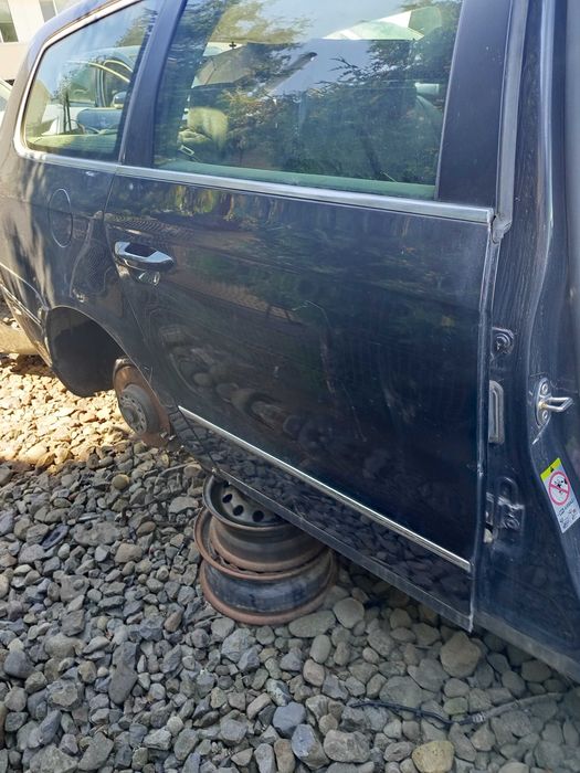 Vand Usa Dreapta Spate Vw Passat B 6 Kombi