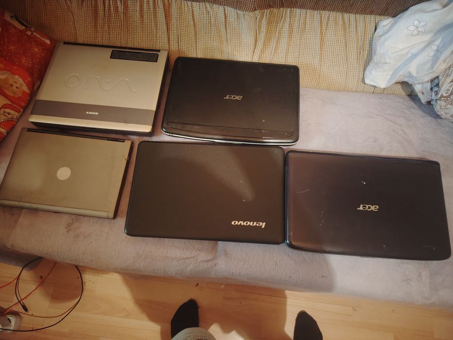 Vând laptopuri fara rami in ei și fără hard