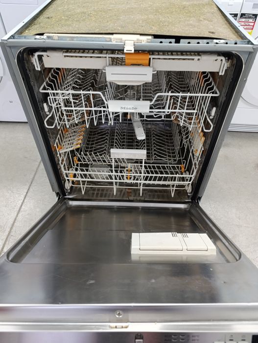 Съдомиялна MIELE  XXL за пълно вграждане
