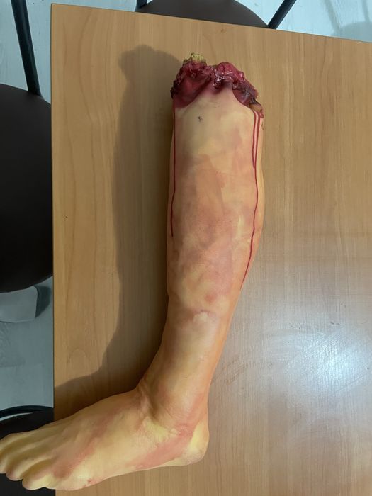 Прокат масок к нему костюм