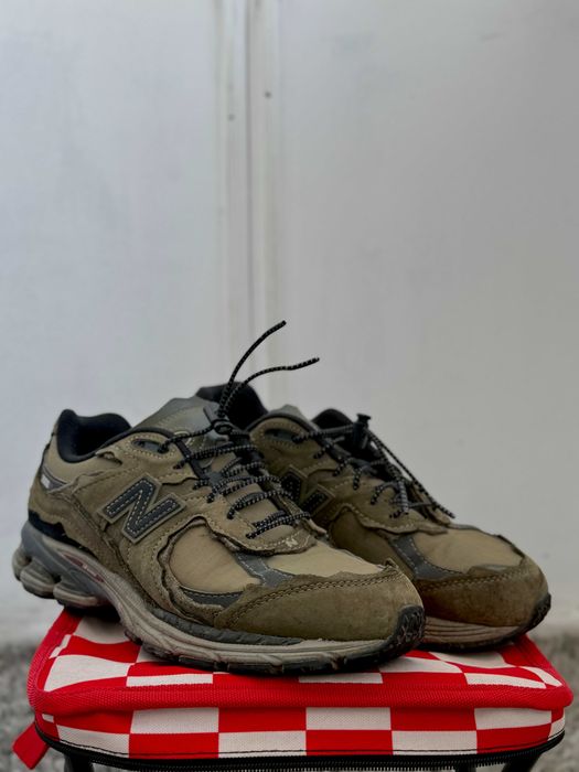 New Balance 2002R