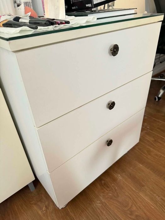 Mobilier salon machiaj/coafor