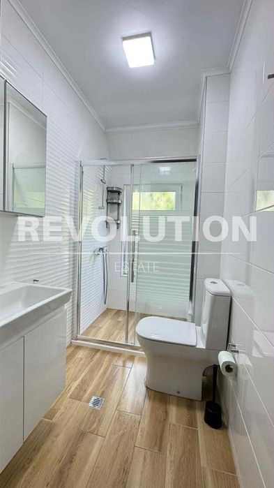 Дава се под наем Тристаен апартамент в Варна, Център - 89 кв.м за 800 € - Снимка #5