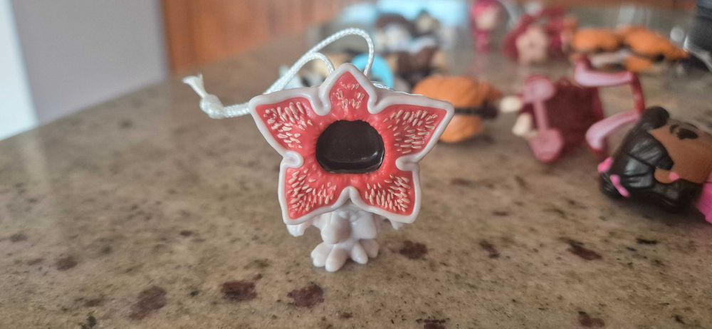 Stranger things фигурки от Kinder joy
