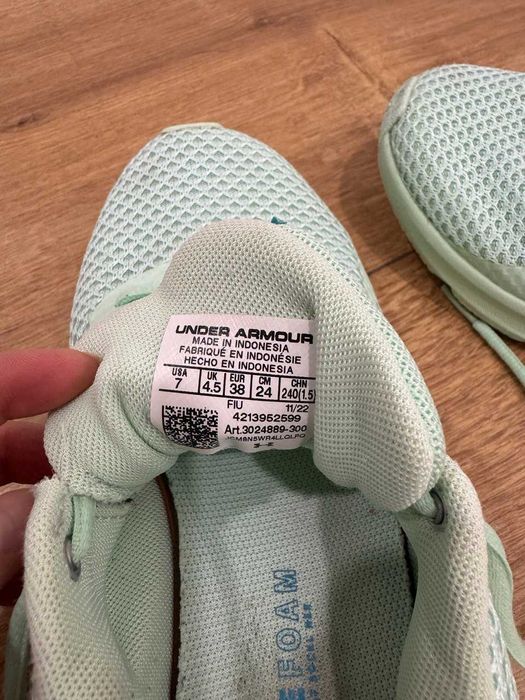 Adidași Under Armour damă, mărimea 36, stare foarte bună