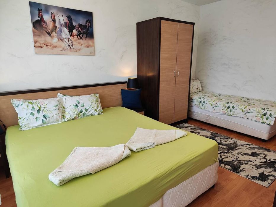 Дава се под наем Двустаен апартамент в Бургас, Сарафово - 65 кв.м за 408 € - Снимка #3