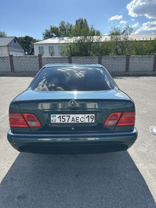 Мерседес е280 в хорошем состоянии