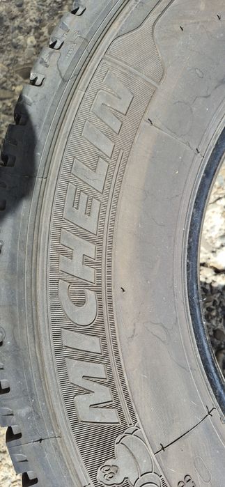 4 anvelope camion tractiune Michelin 235/75/17,5;dot 2021.Pretul este pe bucata.