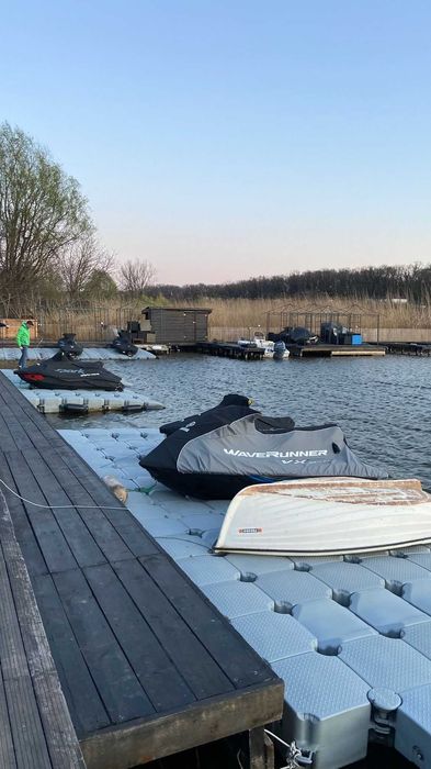 Ponton modular pentru jetski