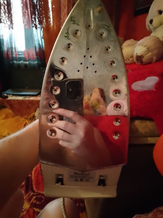 Продам три  утюга.