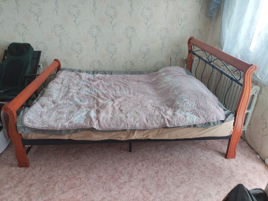 Кровать двуспальная Малайзия