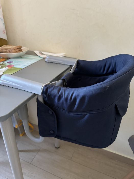 Scaun atasabil la masa de bucatarie-Inglesina