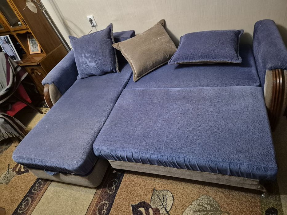 Угловой мягкий диван