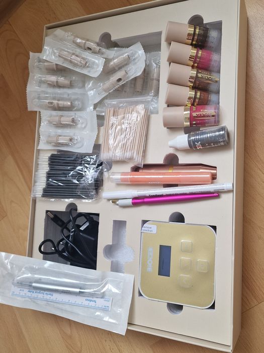 Vând aparat micropigmentare Biotek.
