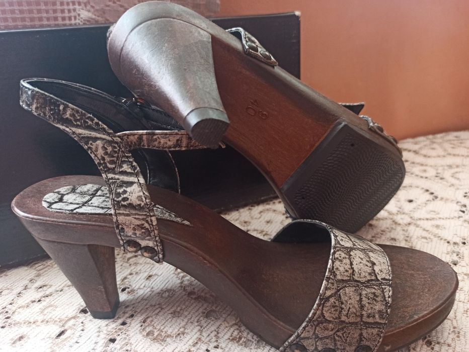 Дамски нови сандали