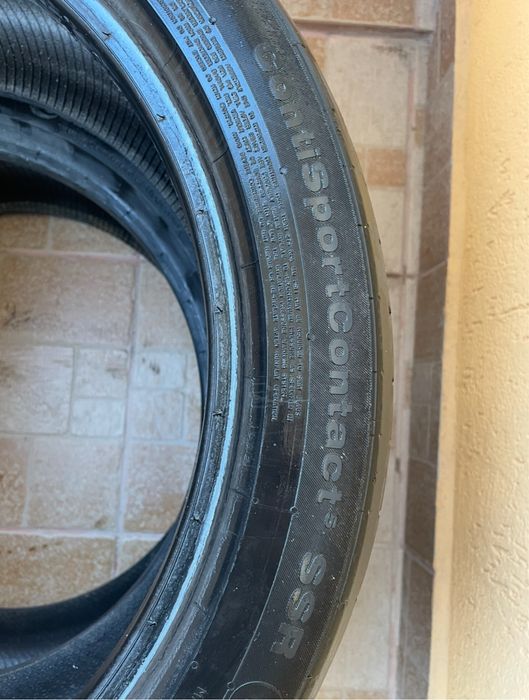 Vând 2 anvelope 225 45 R18, continental, RunFlat