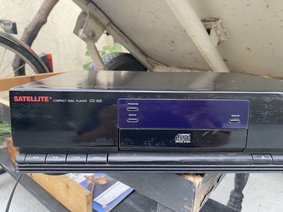 Компакт  диск плеър