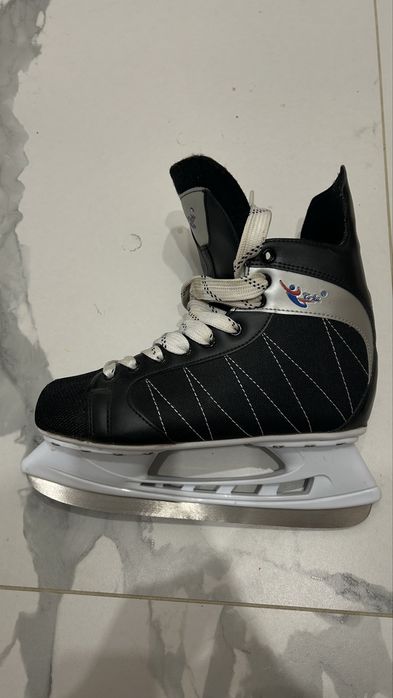 Коньки мужские.