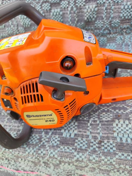 Vând urgent motofierastrau Husqvarna 240