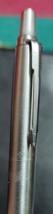 vând 2 pixuri originale"Parker",50Ron/buc