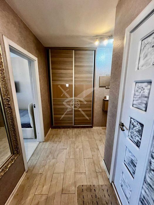 Продава се Тристаен апартамент в Бургас, Меден рудник - зона А - 80 кв.м за 1563 €/кв.м - Снимка #8