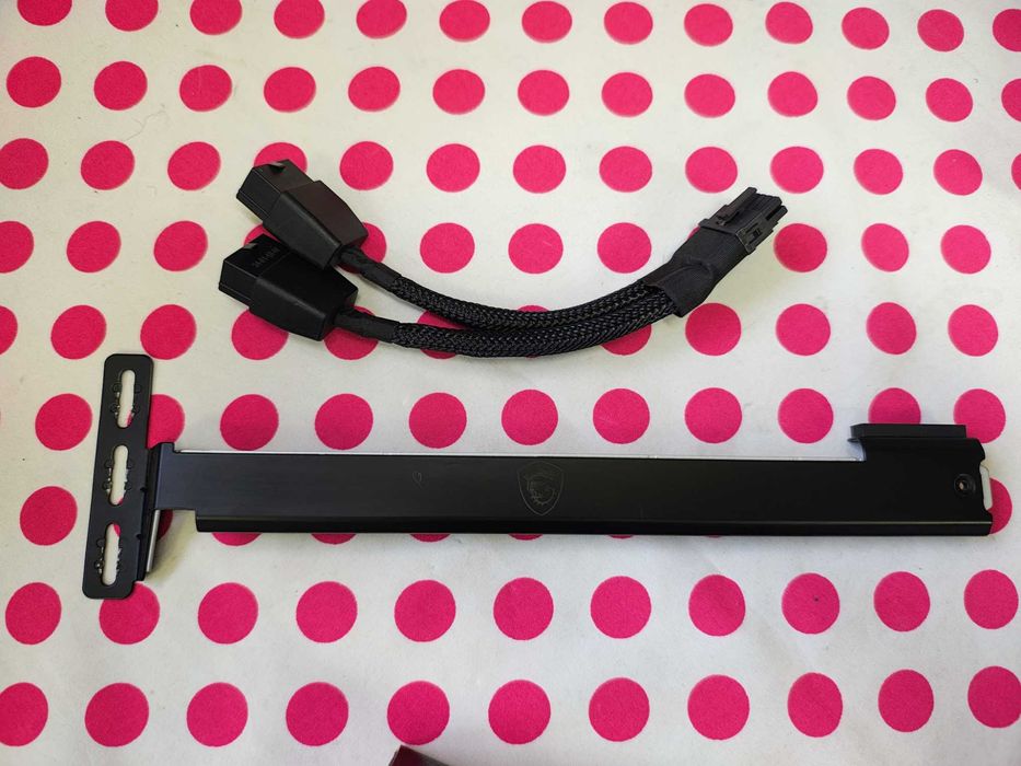 Placa video MSI RTX 4070 GAMING X SLIM 12GB GDDR6X 192-bit.