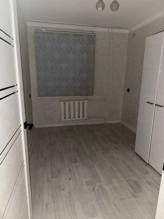 Продам 3х комн кв 11мкр кирпичный дом