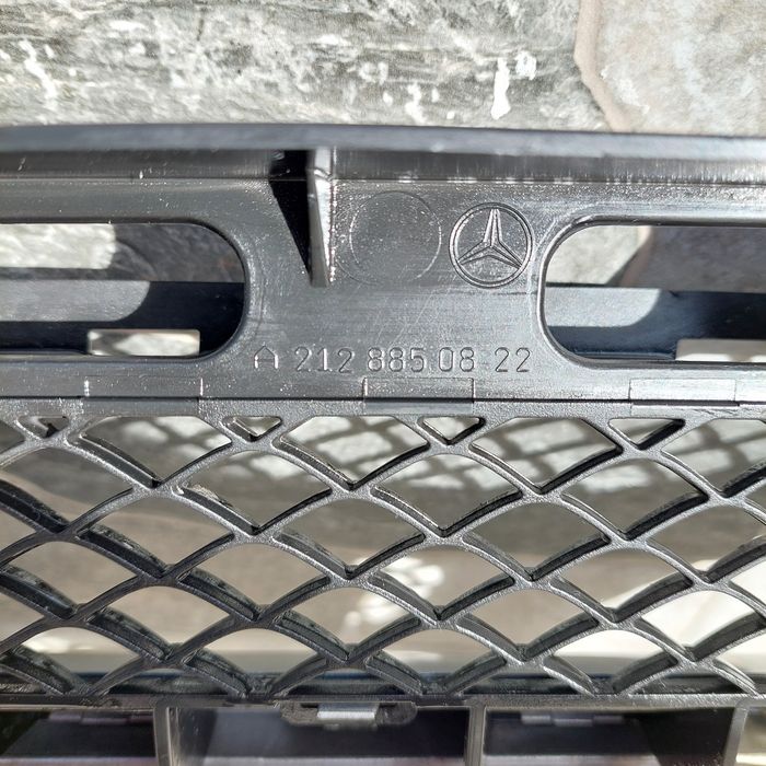 Оригинална решетка за W212 Facelift
