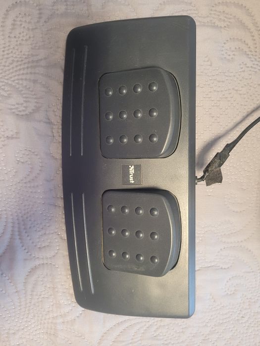 За игри кормило и педали