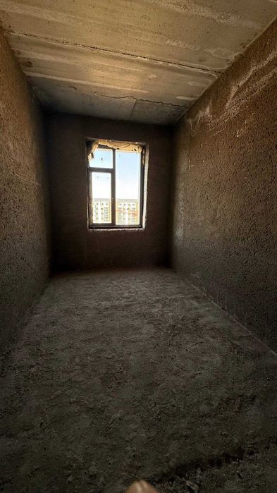 3х комнатная квартира 91кв/м в состоянии коробки, Поворот