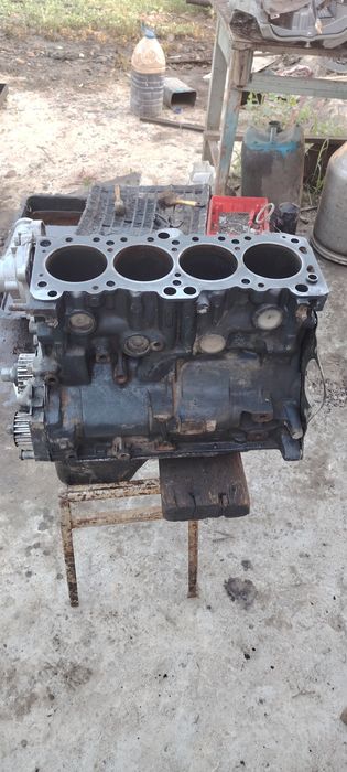 Матор 2 куб Хундай санта 2 1994